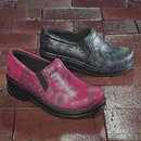 Flower Closed-Back Clogs